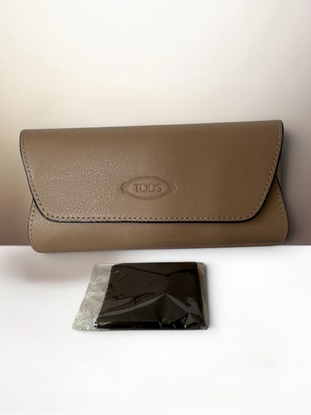 New! TOD’S Leather Sunglass Case With Cloth